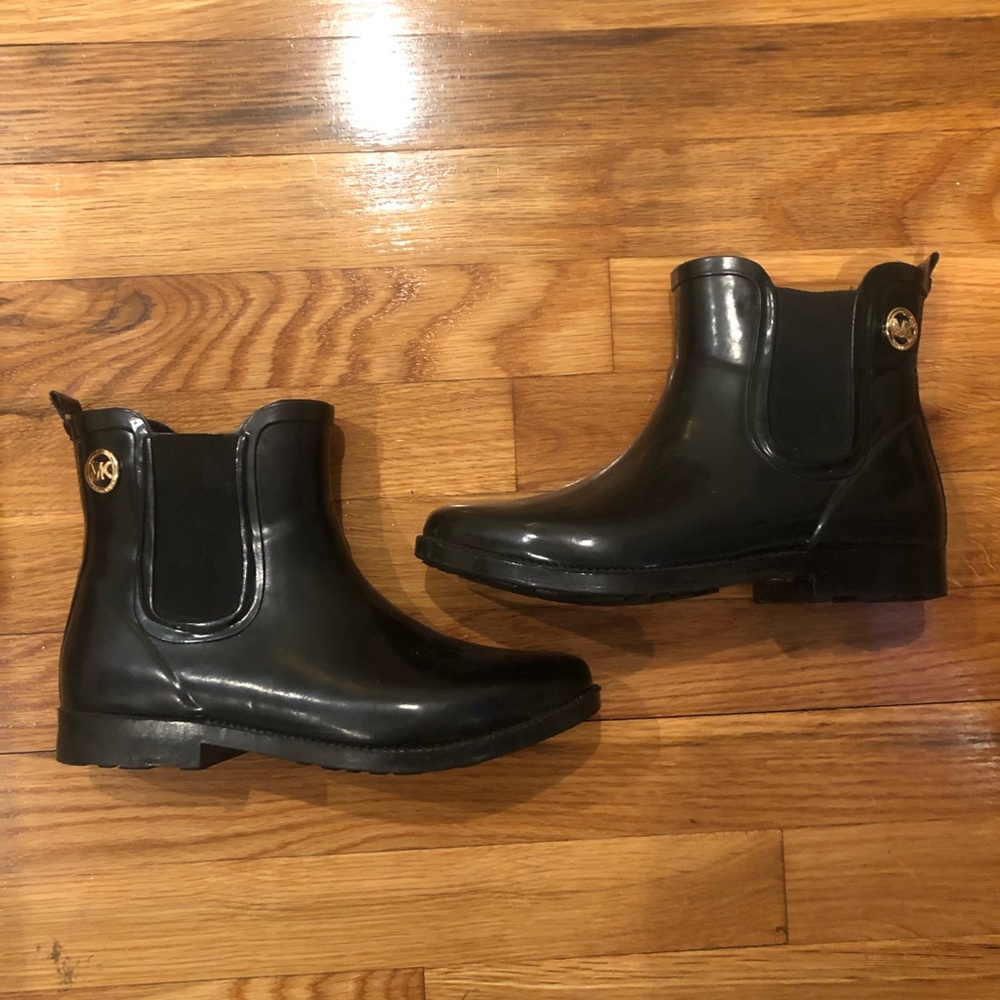 Michael Kors short rain boots, size 6